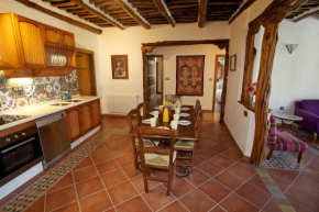 Casa Carole - 3 Bedroom Luxury Apartment, Bubión